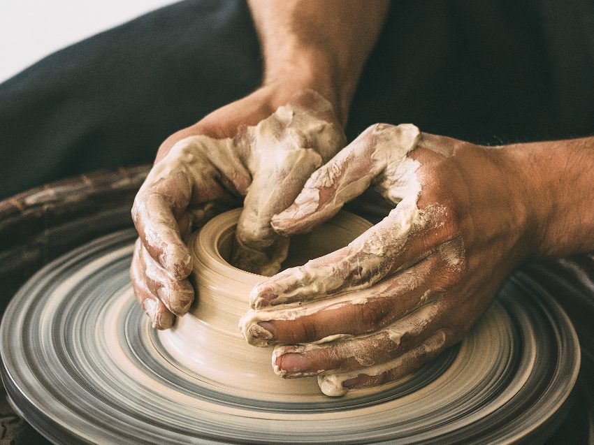 Töpferkurs an der Drehscheibe nahe Dortmund